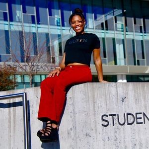 Meet your Posher, Lena